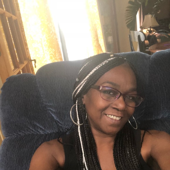 Meet your Posher, Priscilla - Picture 1 of 1